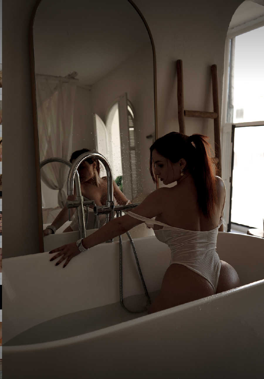 A playful frame from Miranda Faith nude — online in Odessa