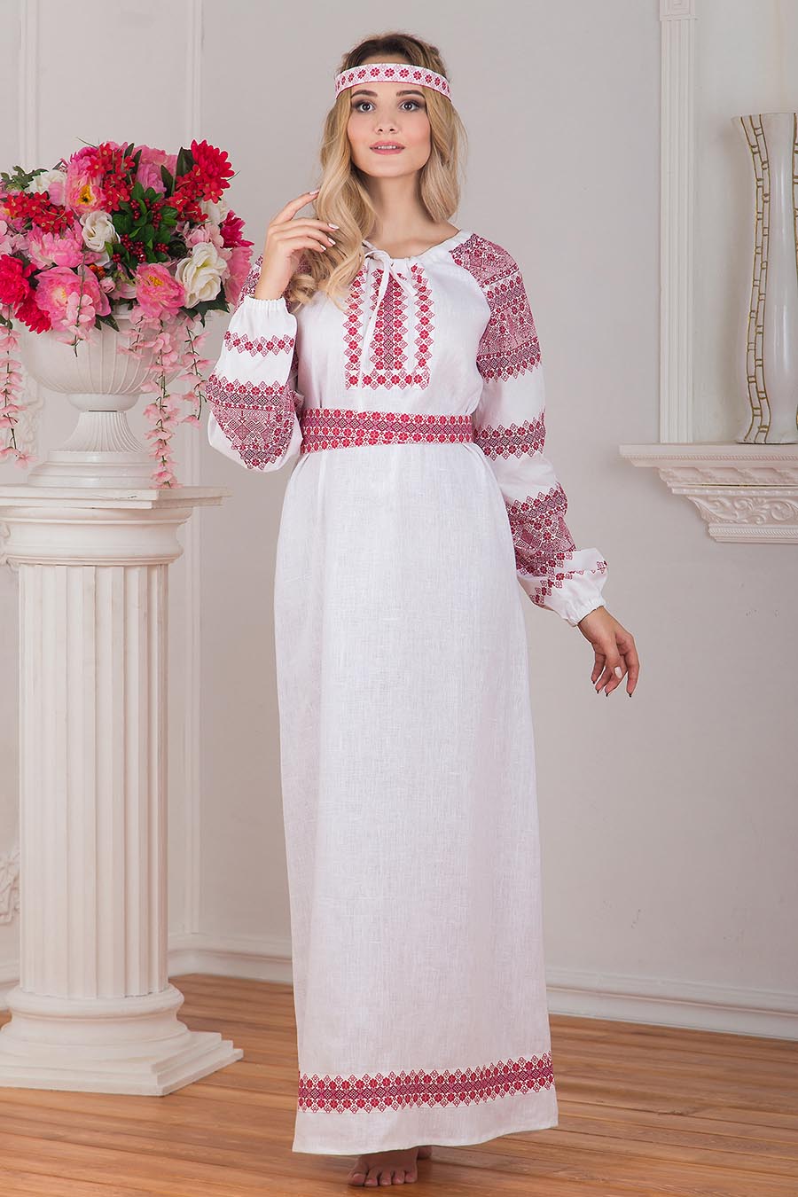 Women in Slavic costumes in Odessa