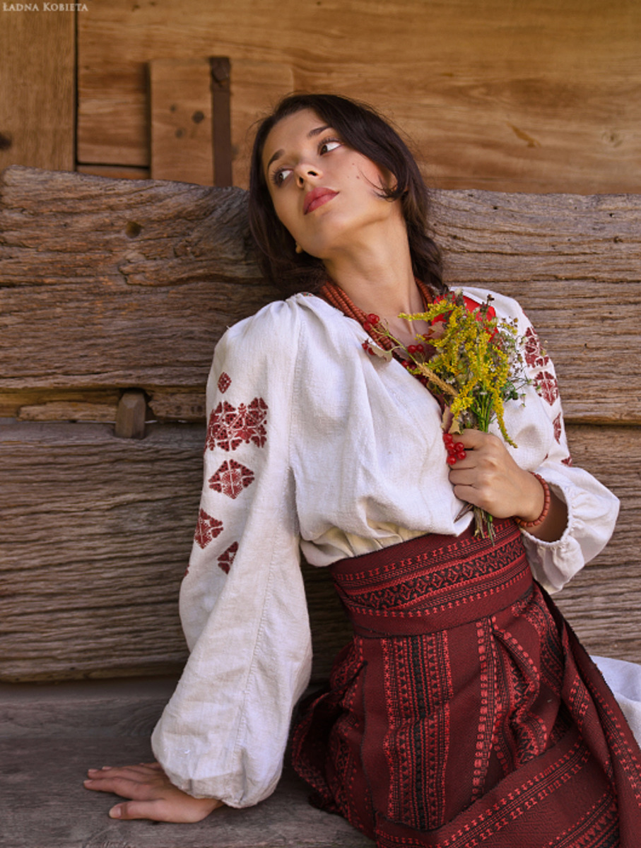 Girls in Slavic costumes in Odessa