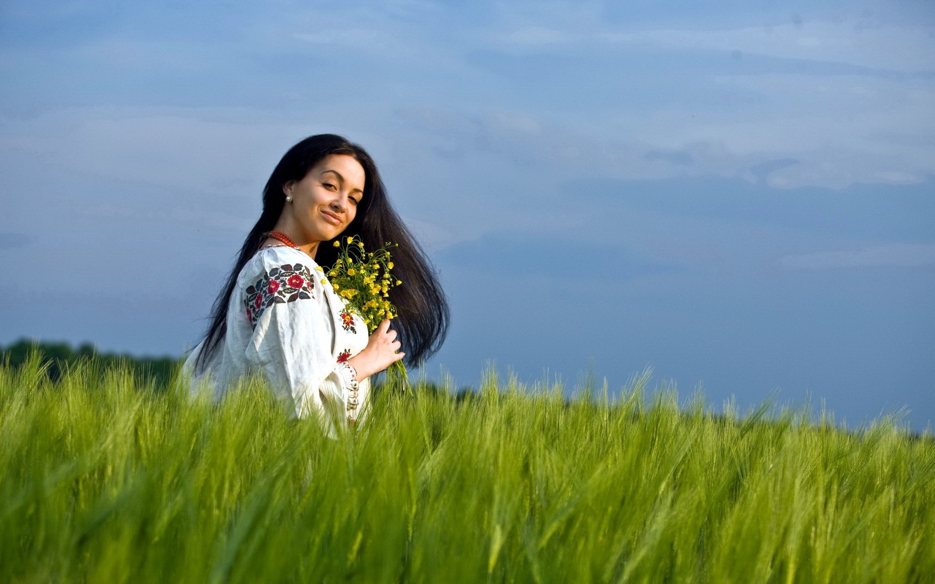 Girls in Slavic costumes in Odessa