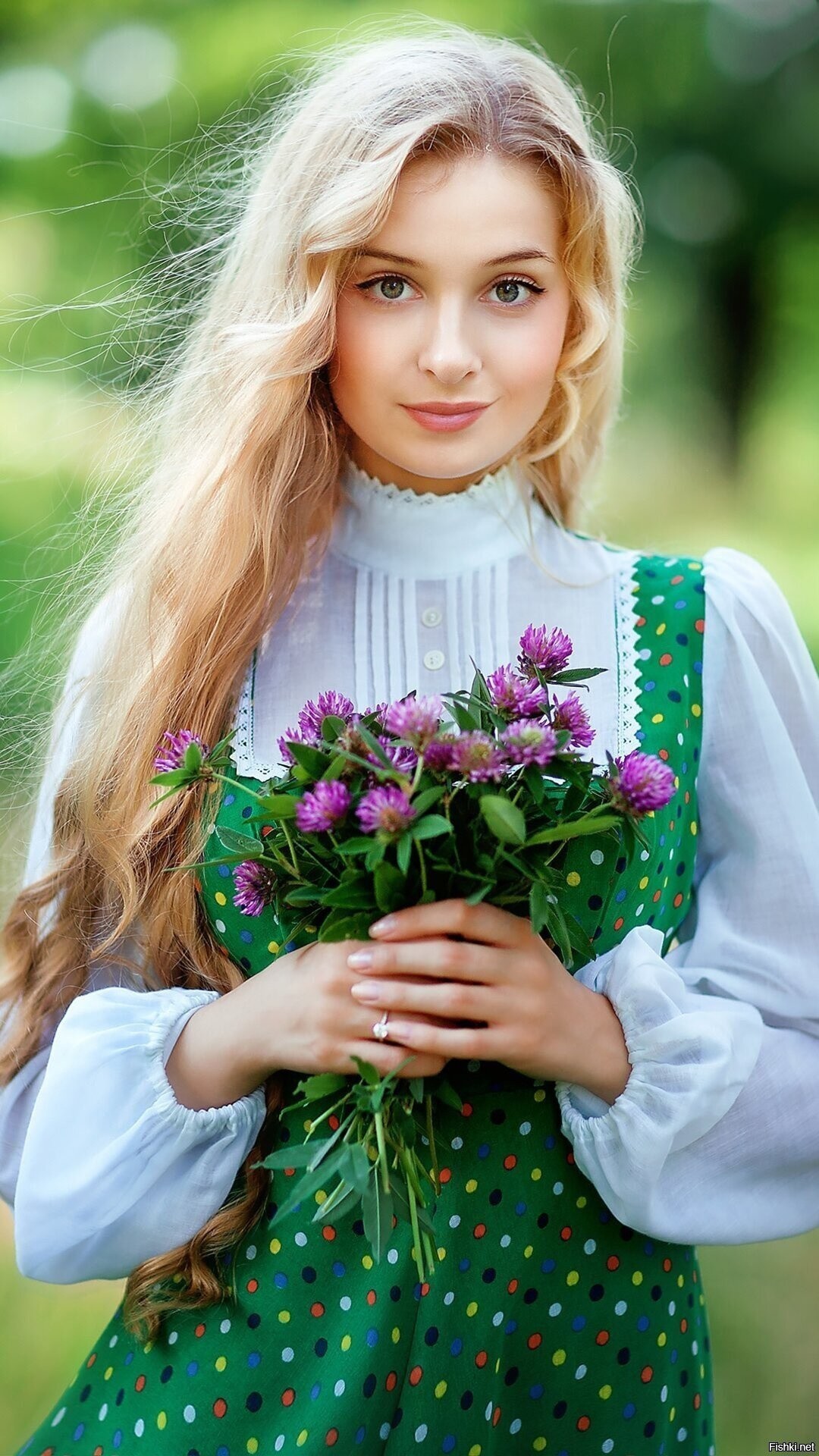Girls in Slavic costumes in Odessa