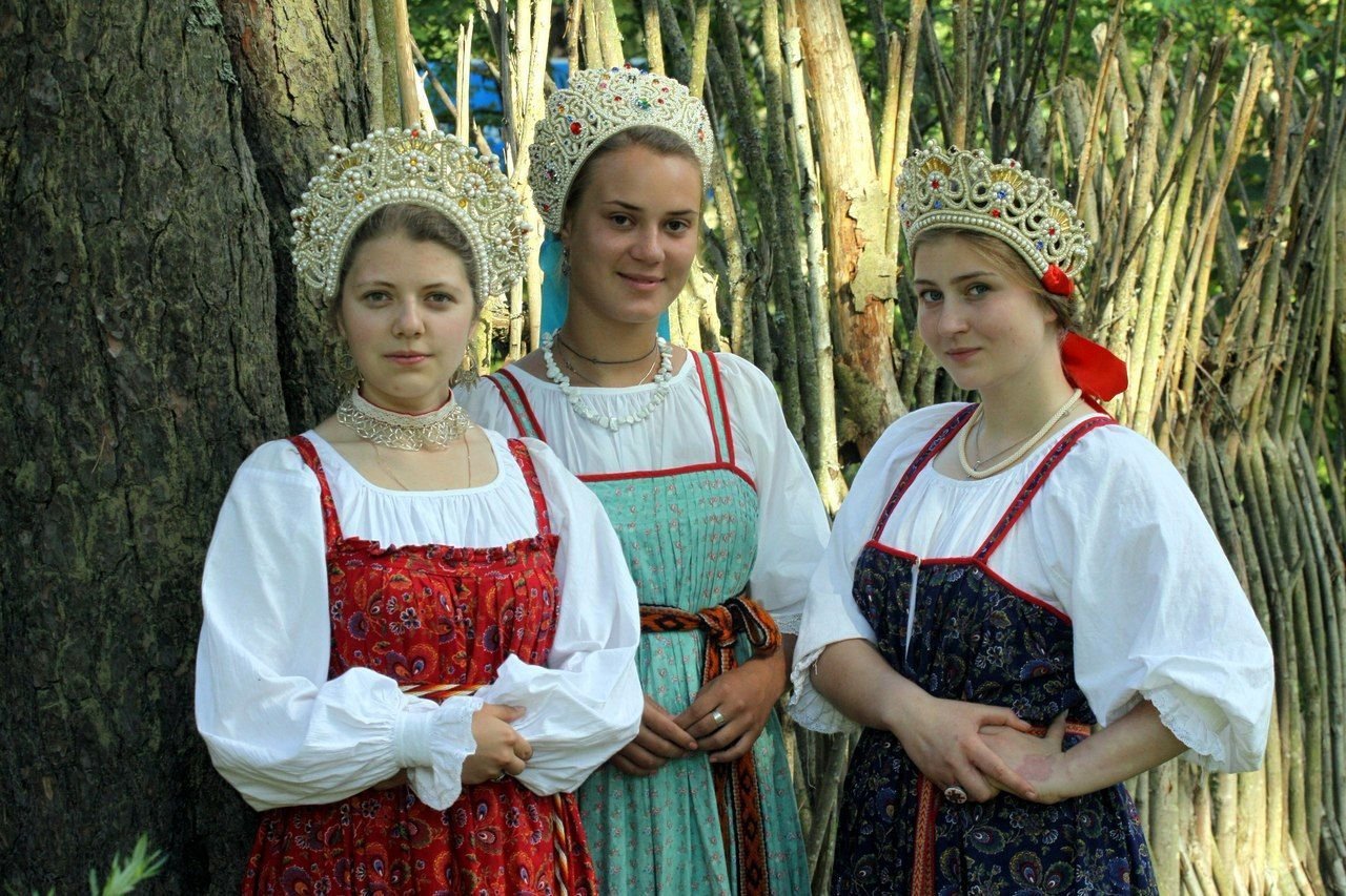 Sexy model Girls in Slavic costumes in Odessa