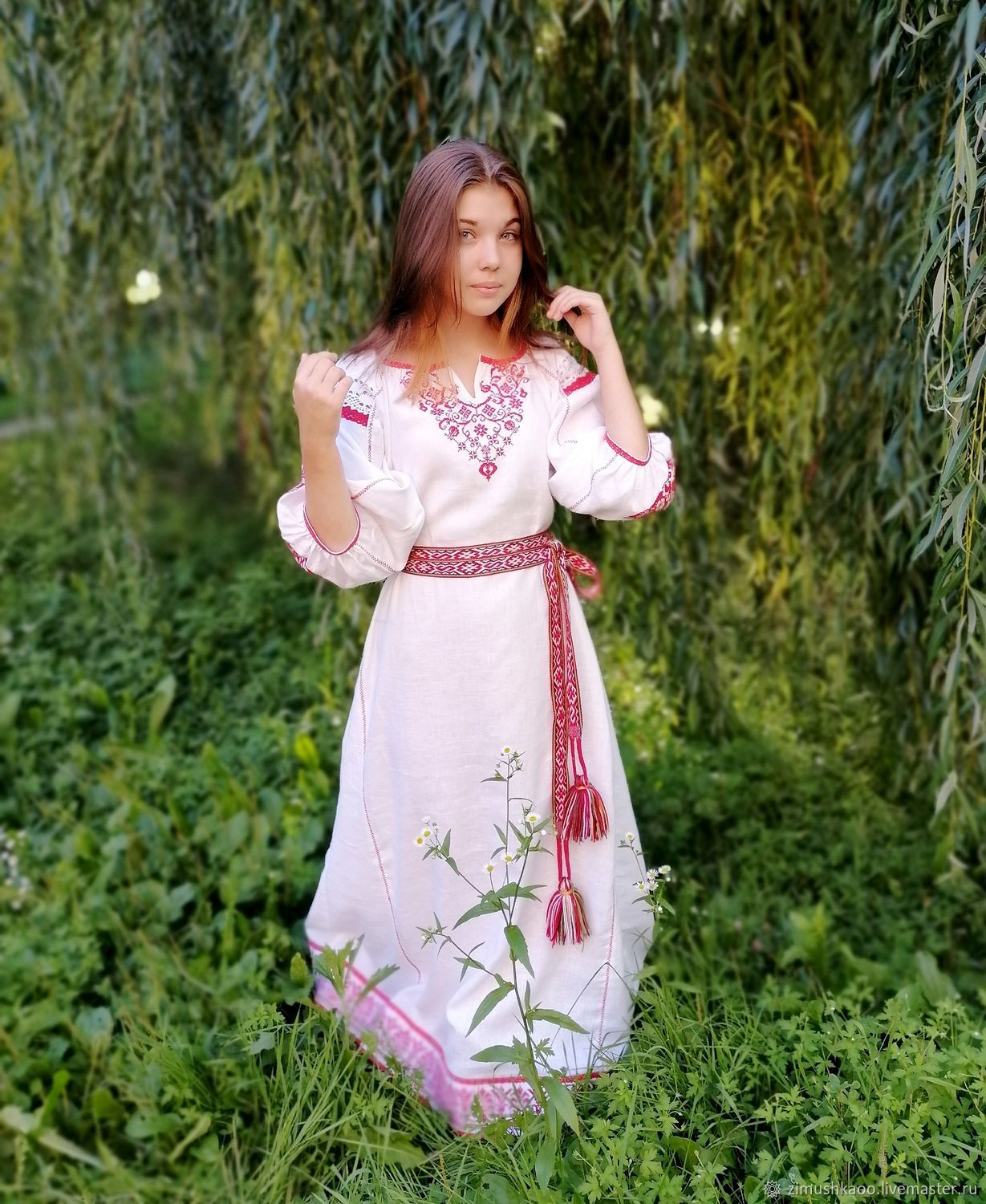 Girl Girls in Slavic costumes in Odessa